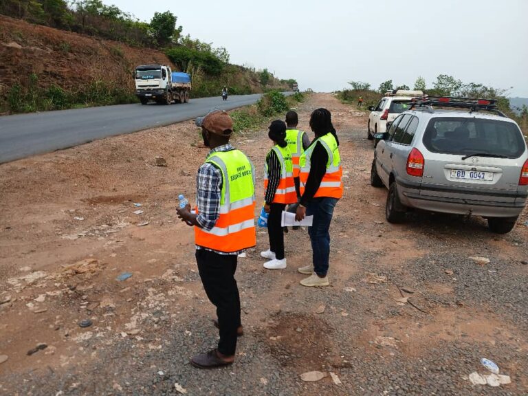 Guinea: The Club des Amis du Monde (CAM) and Rio Tinto Simfer join forces to raise awareness among users about road safety